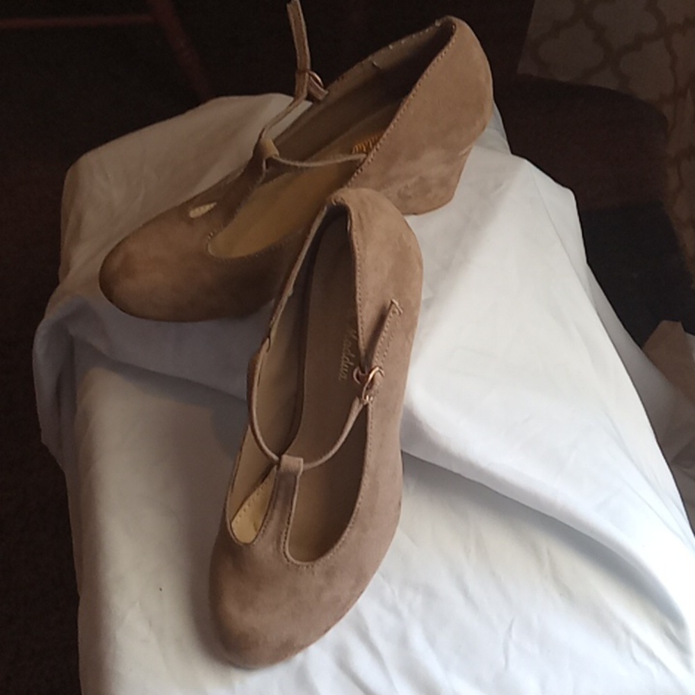 Wedge shoes